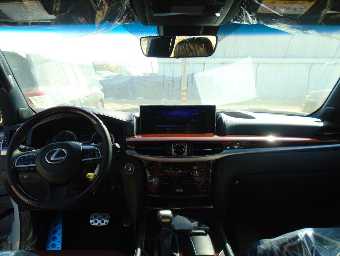 LEXUS LX 570 2019 Image 2