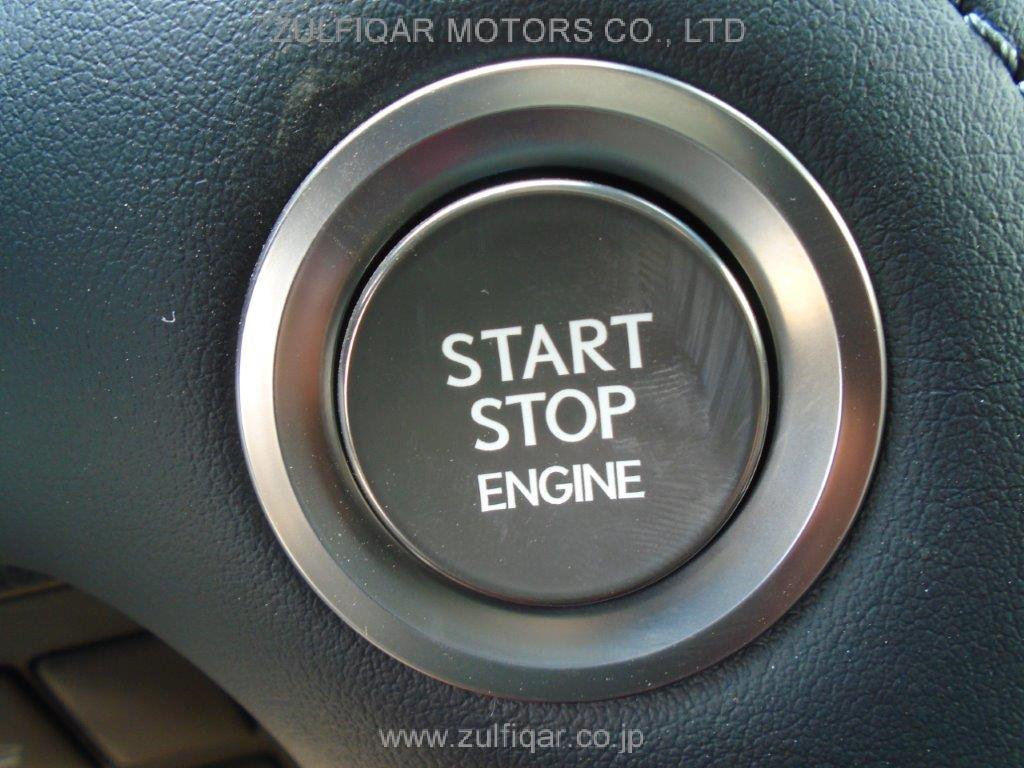 LEXUS LX 570 2019 Image 9