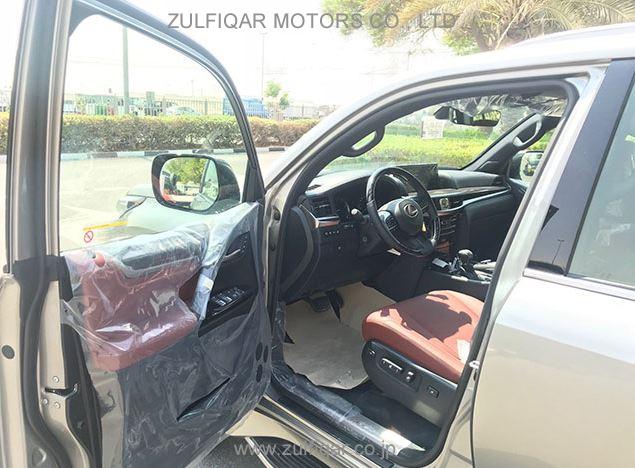 LEXUS LX 570 2018 Image 5