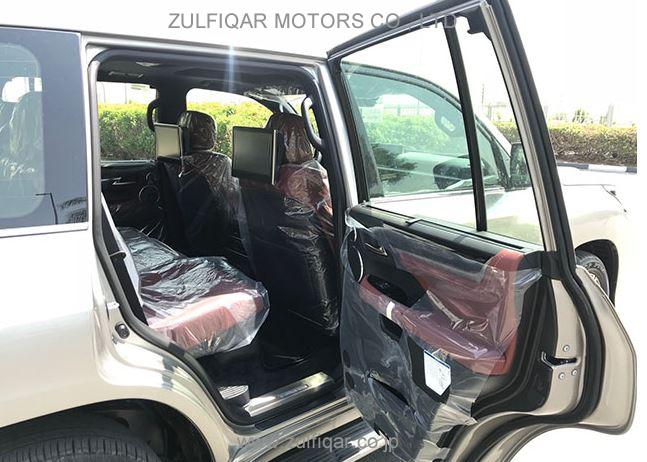 LEXUS LX 570 2018 Image 8