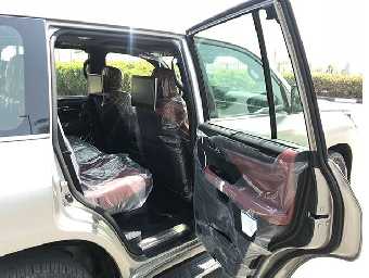 LEXUS LX 570 2018 Image 8