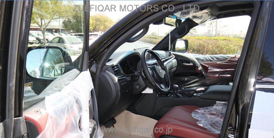 LEXUS LX 570 2019 Image 10
