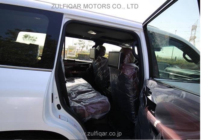 LEXUS LX 570 2019 Image 8
