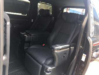 TOYOTA ALPHARD 2019 Image 8