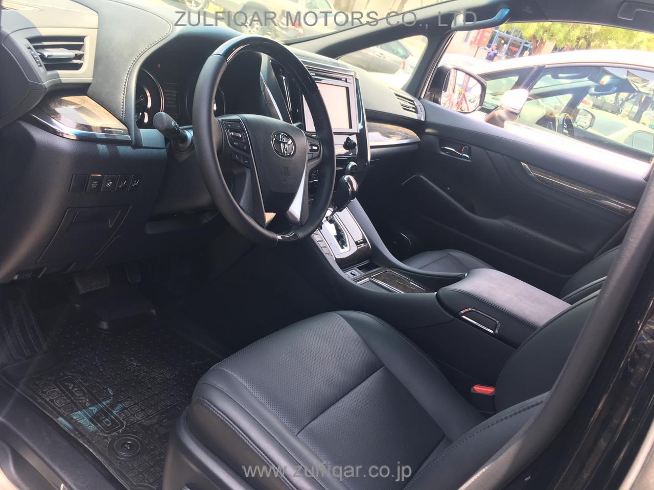 TOYOTA ALPHARD 2019 Image 10