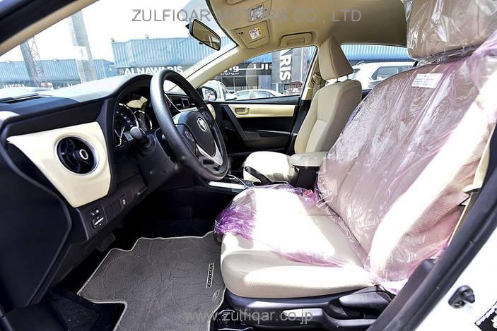 TOYOTA COROLLA 2017 Image 8