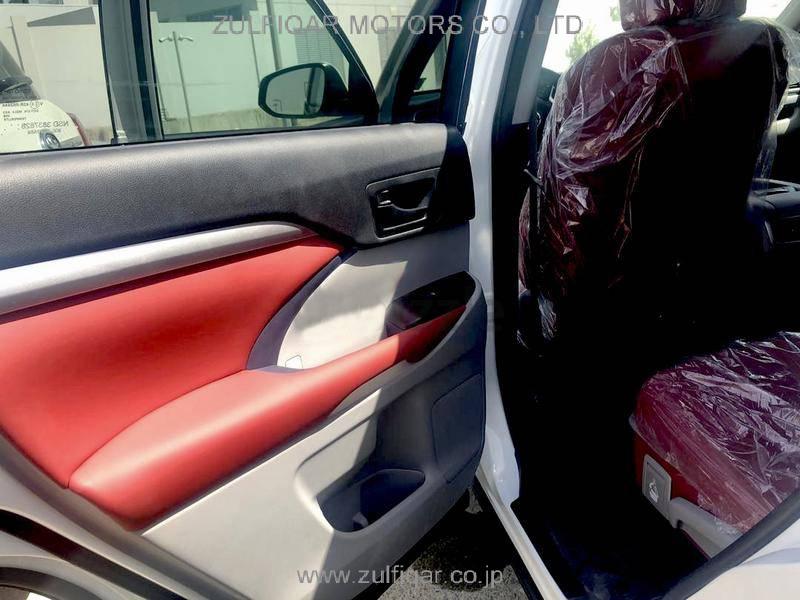 TOYOTA HIGHLANDER 2018 Image 10