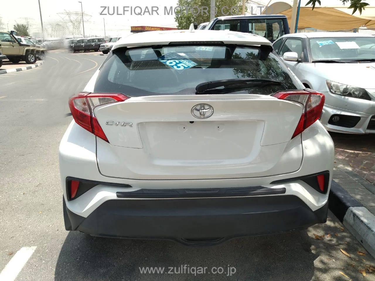 TOYOTA C-HR 2018 Image 3