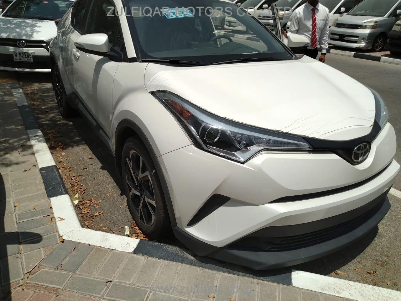 TOYOTA C-HR 2018 Image 7