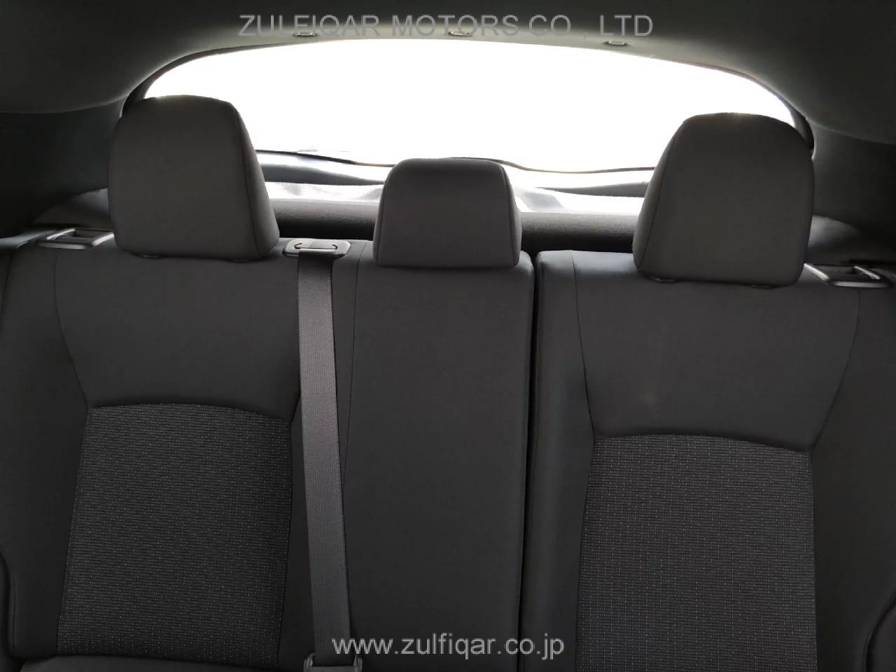 TOYOTA C-HR 2018 Image 8