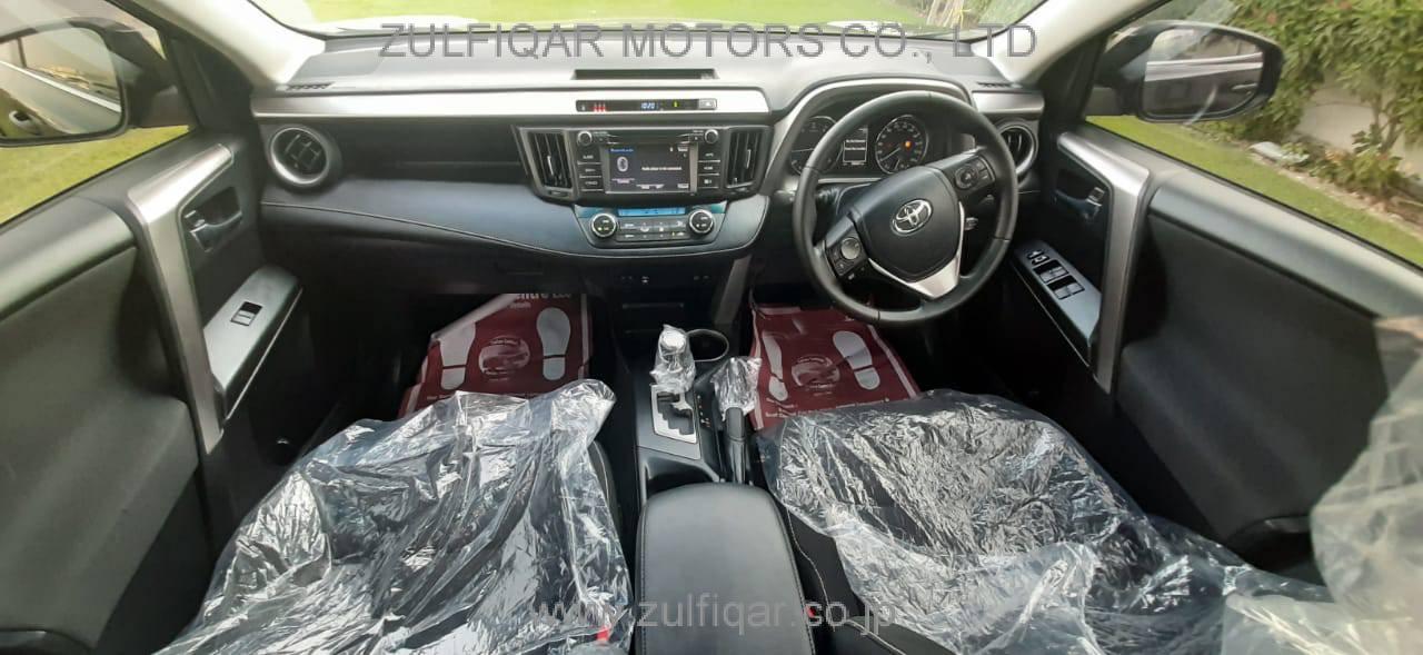 TOYOTA RAV-4 2017 Image 2