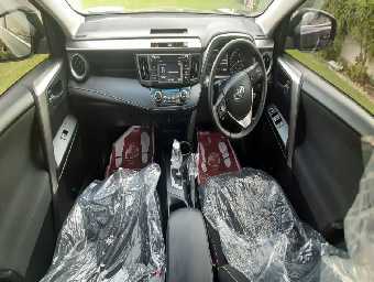 TOYOTA RAV-4 2017 Image 2