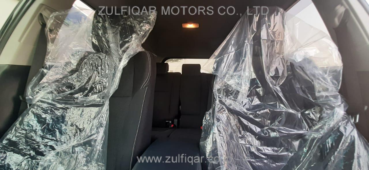 TOYOTA RAV-4 2017 Image 8