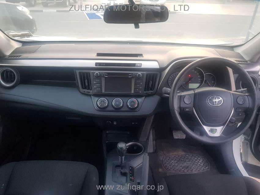 TOYOTA RAV-4 2016 Image 2
