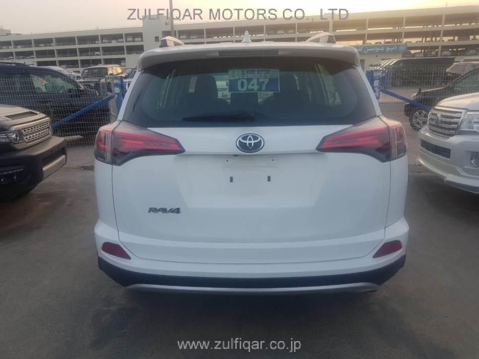 TOYOTA RAV-4 2016 Image 3