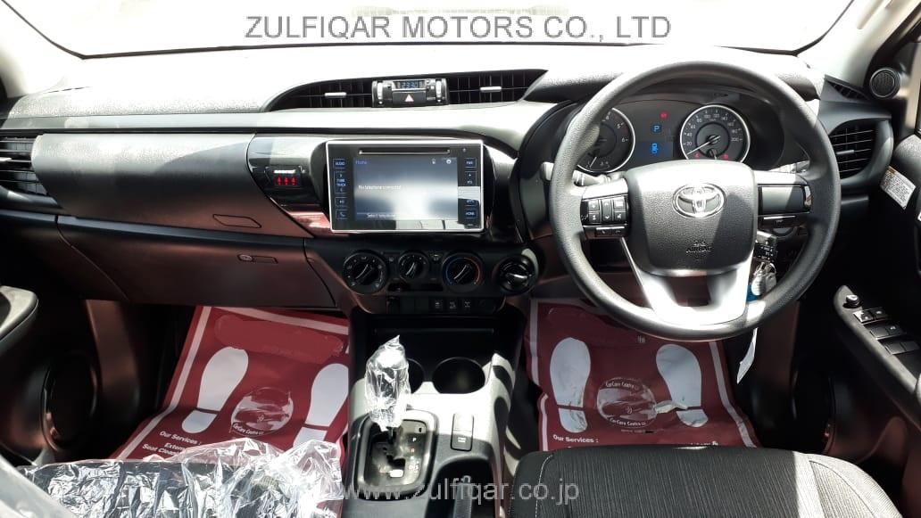 TOYOTA HILUX 2019 Image 2