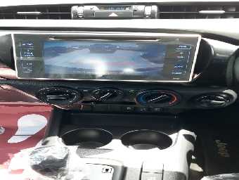 TOYOTA HILUX 2019 Image 9