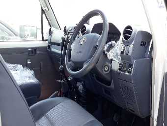 TOYOTA LAND CRUISER 2011 Image 2