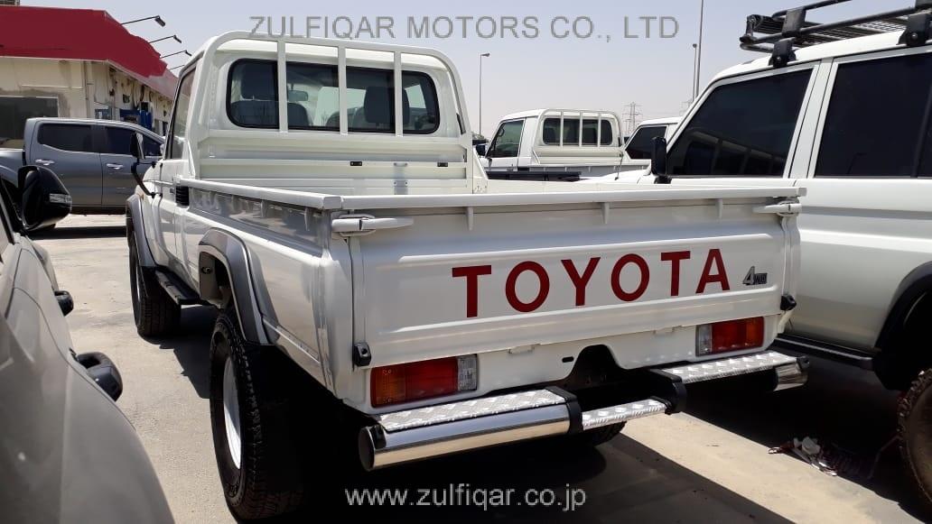 TOYOTA LAND CRUISER 2011 Image 4