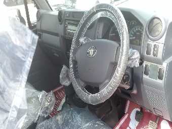 TOYOTA LAND CRUISER 2010 Image 2