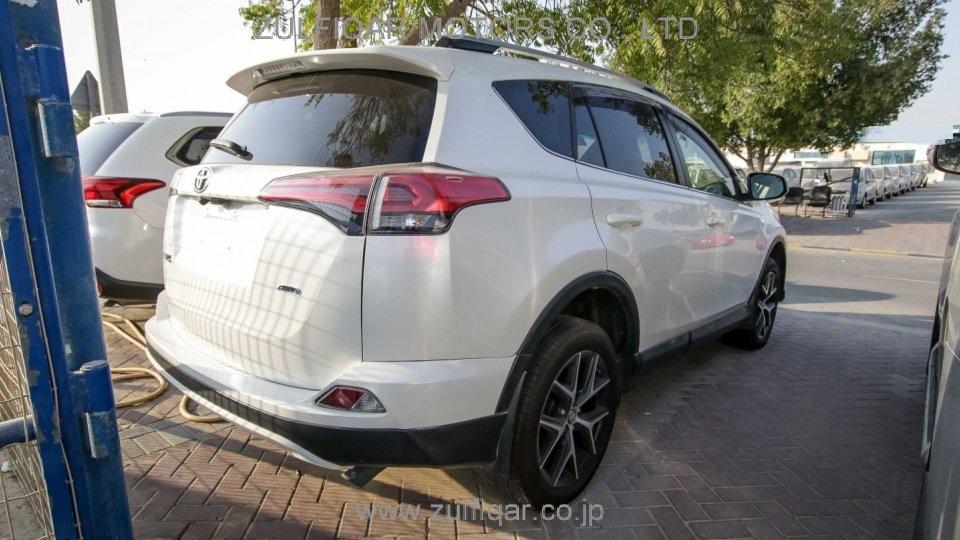 TOYOTA RAV-4 2017 Image 12