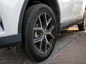 TOYOTA RAV-4 2017 Image 9