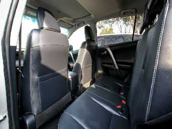 TOYOTA RAV-4 2017 Image 8