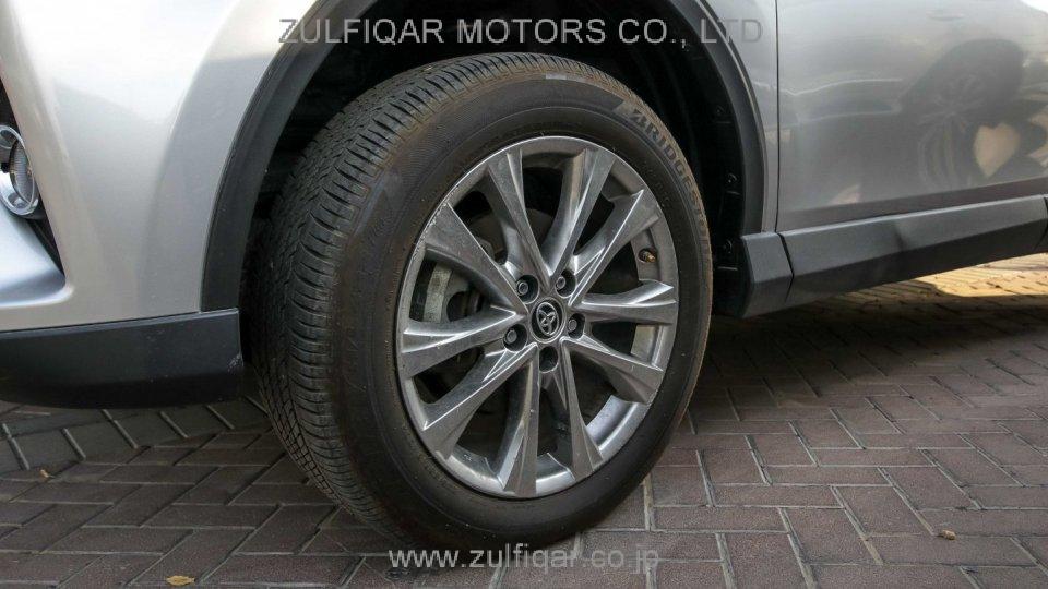 TOYOTA RAV-4 2017 Image 9