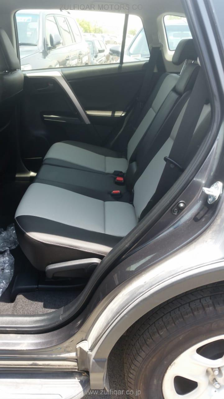 TOYOTA RAV-4 2017 Image 8