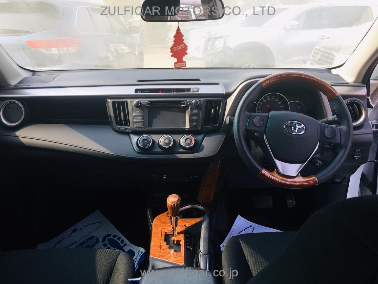 TOYOTA RAV-4 2016 Image 2