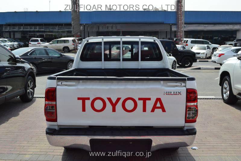 TOYOTA HILUX 2015 Image 3