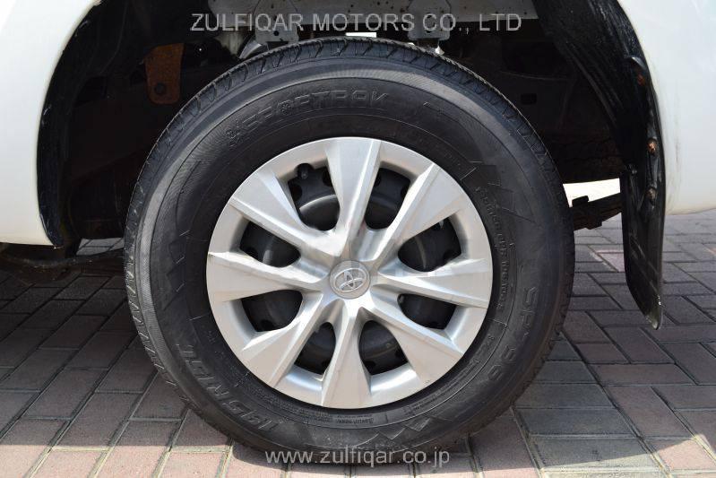 TOYOTA HILUX 2015 Image 9