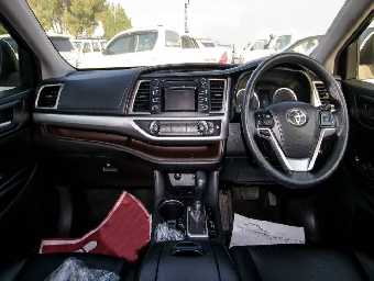 TOYOTA KLUGER 2016 Image 2