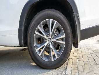 TOYOTA KLUGER 2016 Image 9