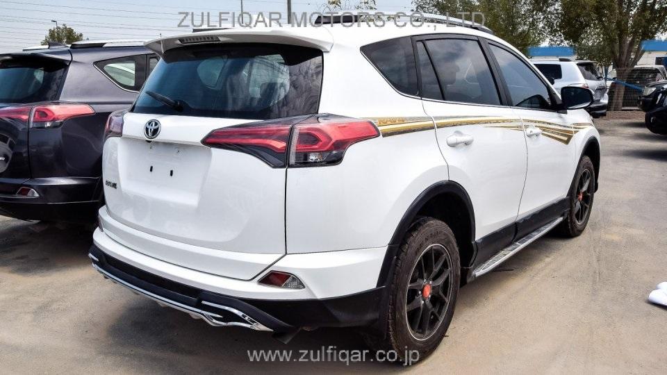 TOYOTA RAV-4 2016 Image 6