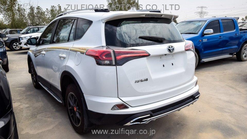 TOYOTA RAV-4 2016 Image 7