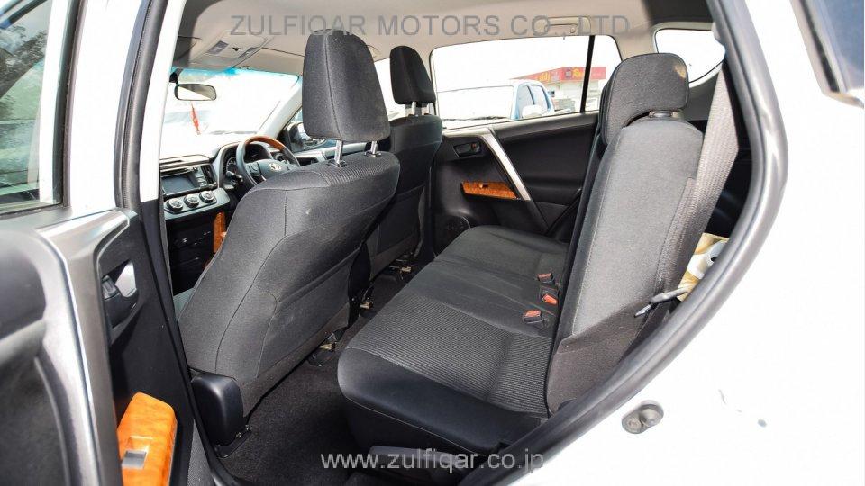 TOYOTA RAV-4 2016 Image 9