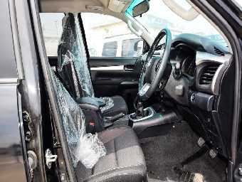 TOYOTA HILUX 2017 Image 8