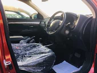 MITSUBISHI OUTLANDER 2017 Image 2