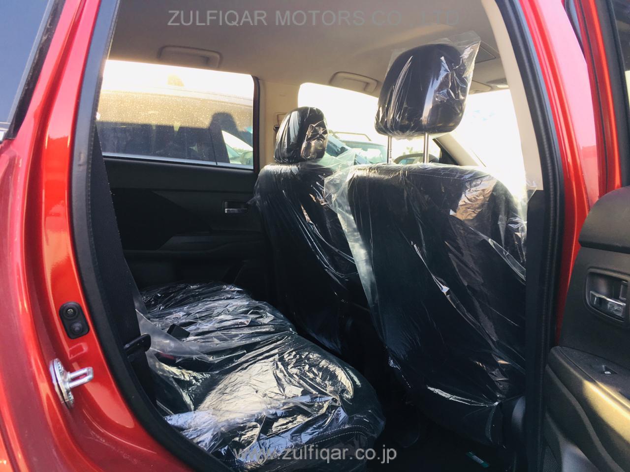 MITSUBISHI OUTLANDER 2017 Image 8