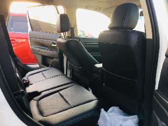 MITSUBISHI OUTLANDER 2016 Image 8