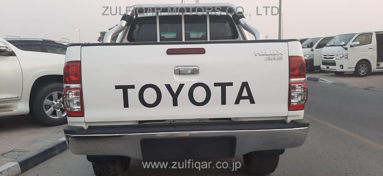 TOYOTA HILUX 2013 Image 3