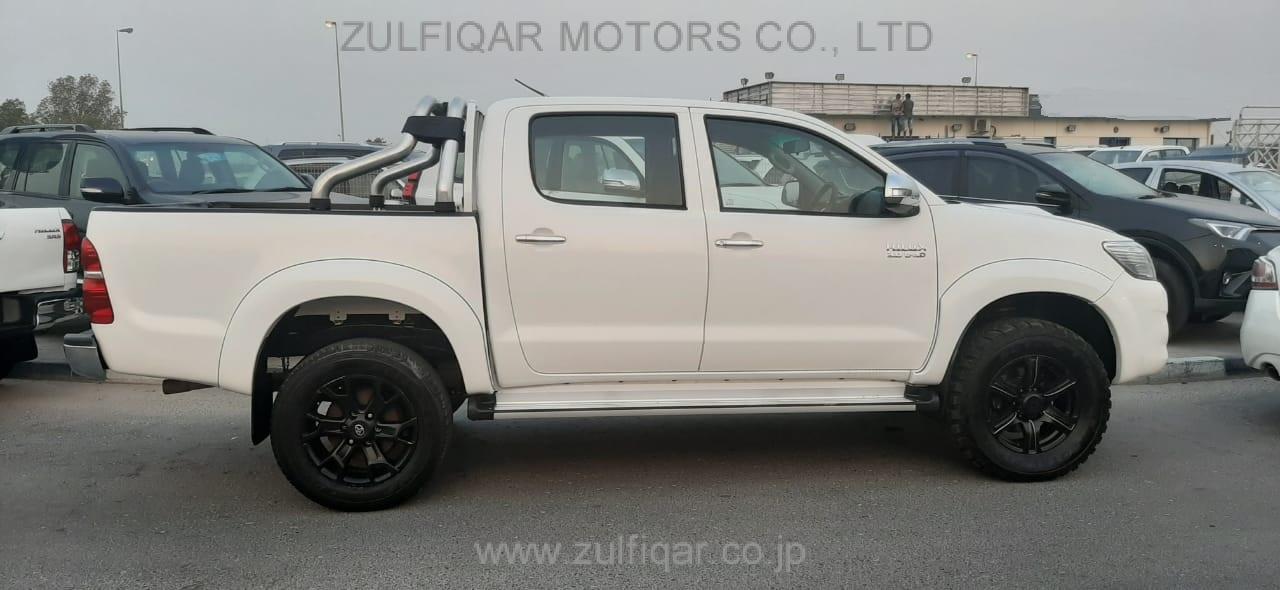 TOYOTA HILUX 2013 Image 7