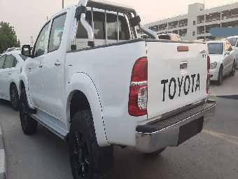 TOYOTA HILUX 2013 Image 8
