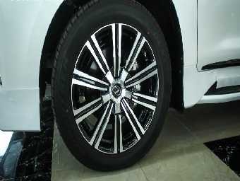 LEXUS LX 570 2019 Image 11