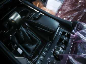 LEXUS LX 570 2019 Image 9