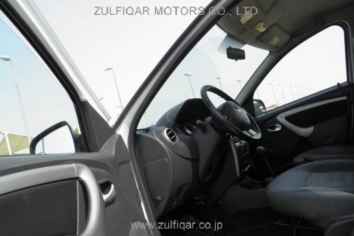 RENAULT DUSTER 2015 Image 11