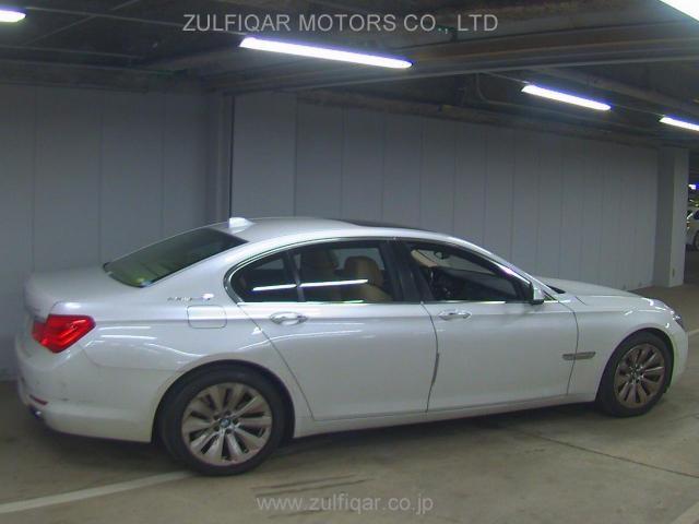 BMW 7-SERIES 2011 Image 2