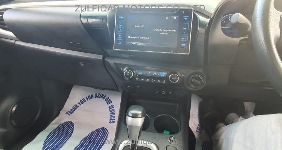 TOYOTA HILUX 2016 Image 7
