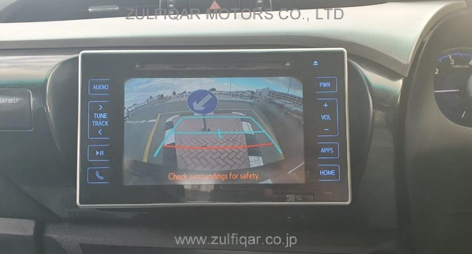 TOYOTA HILUX 2016 Image 8